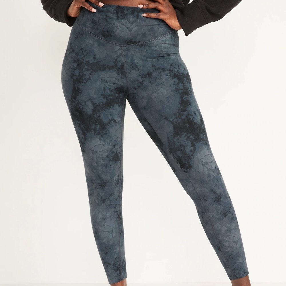 Old Navy Extra High Waisted Powersoft Tie Dye Leggings